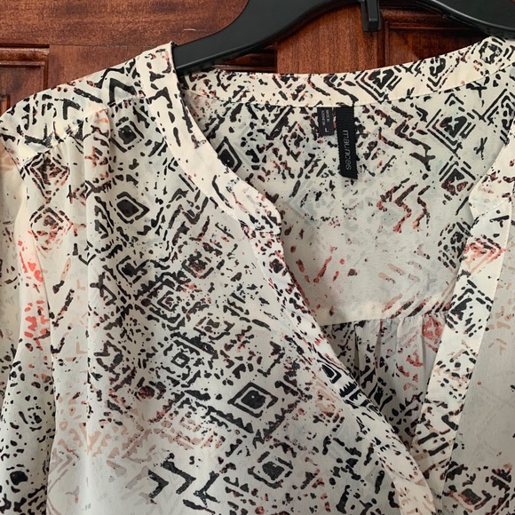 Maurice’s Patterned 3/4 Sleeve Blouse - Picture 2 of 4